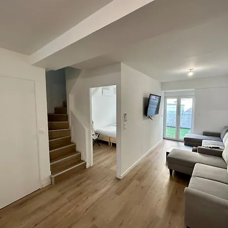 Mascate - Avec Terrasse Privee Et Climatisation *