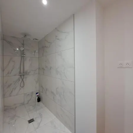 Apartment Mascate - Avec Terrasse Privee Et Climatisation *