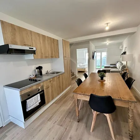 Mascate - Avec Terrasse Privee Et Climatisation *