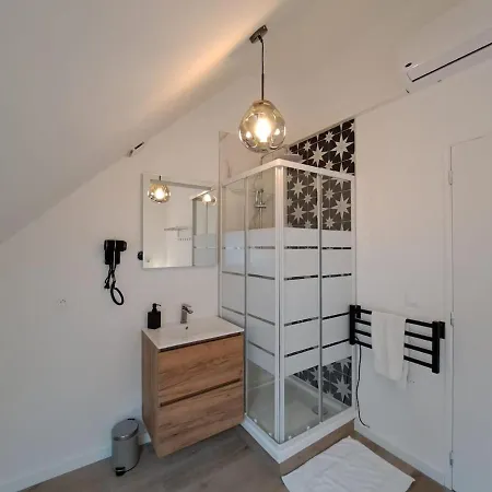 Mascate - Avec Terrasse Privee Et Climatisation 아파트 *