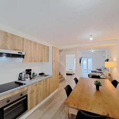 Mascate - Avec Terrasse Privee Et Climatisation 아파트 랭스